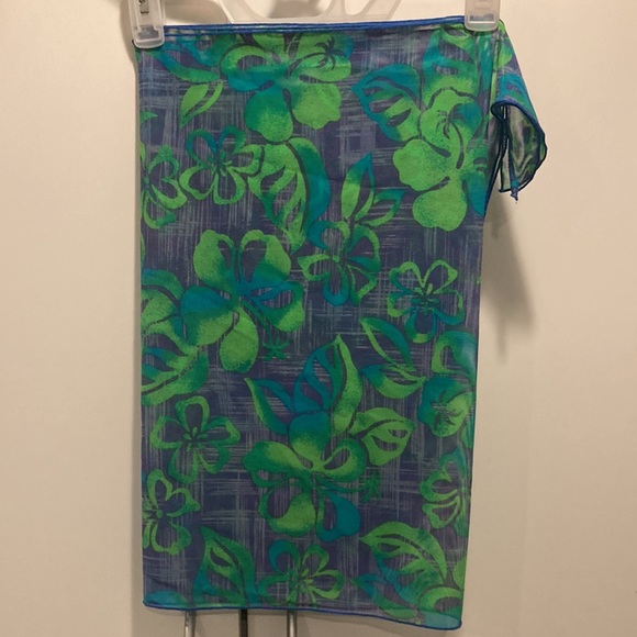 Blue and Green wrap ~ sheer and stretchy ~ size large ~ tropical ~ floral - Picture 2 of 6